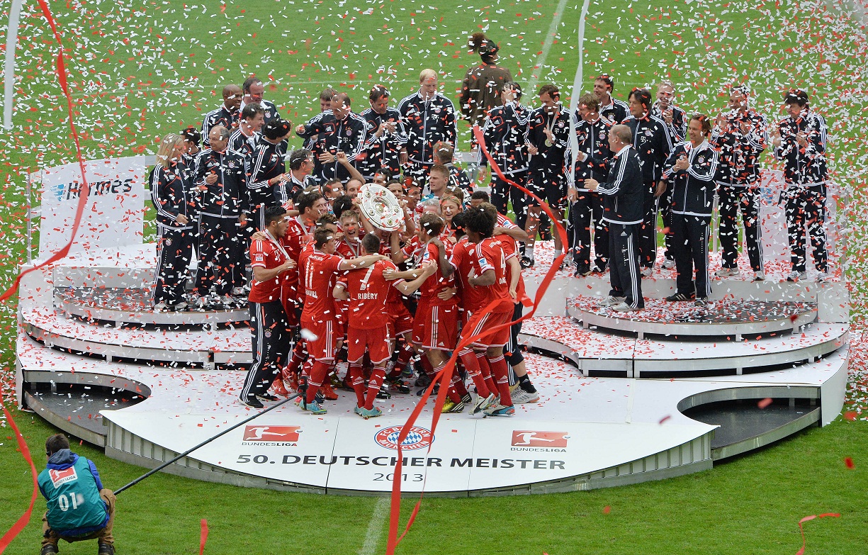 1570013185-w-vva-Bayern-beats-Augsburg-Bremen-safe-in-Bundesliga-9Zw